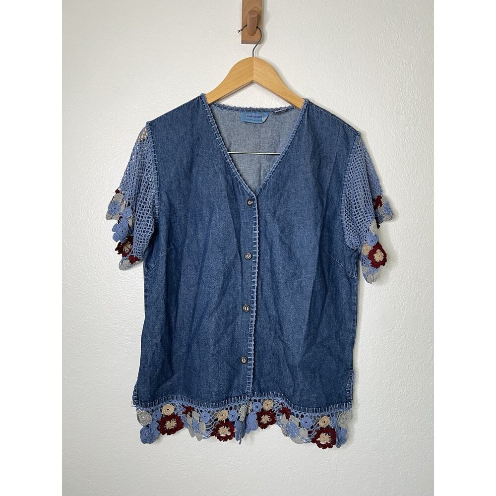 Vintage Denim Crochet Floral Trim Button Up Shirt Size Medium Cottagecore